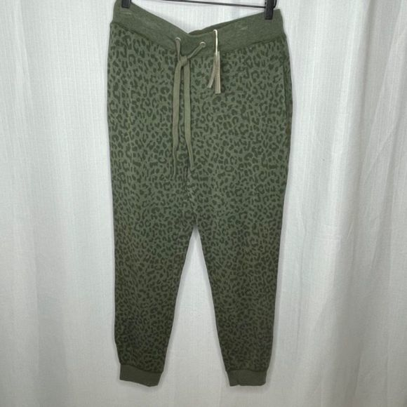 New Thread and Supply Olive‎ Green Animal Print Joggers - Picture 1 of 4